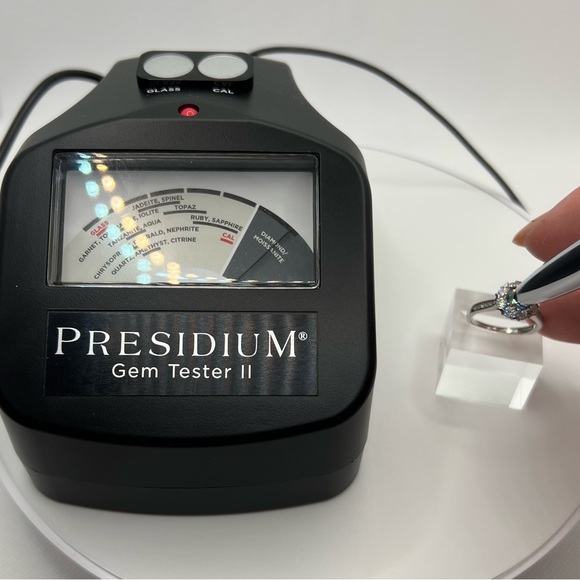 R1014 Certified 1 Carat Blue Topaz Moissanite Diamond Ring, 18K White Gold S925 - Picture 4 of 4